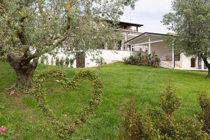 Agriturismo per 2 persone, con Idromassaggio e Terrazza nonché Giardino e Panorama a Fiumicino