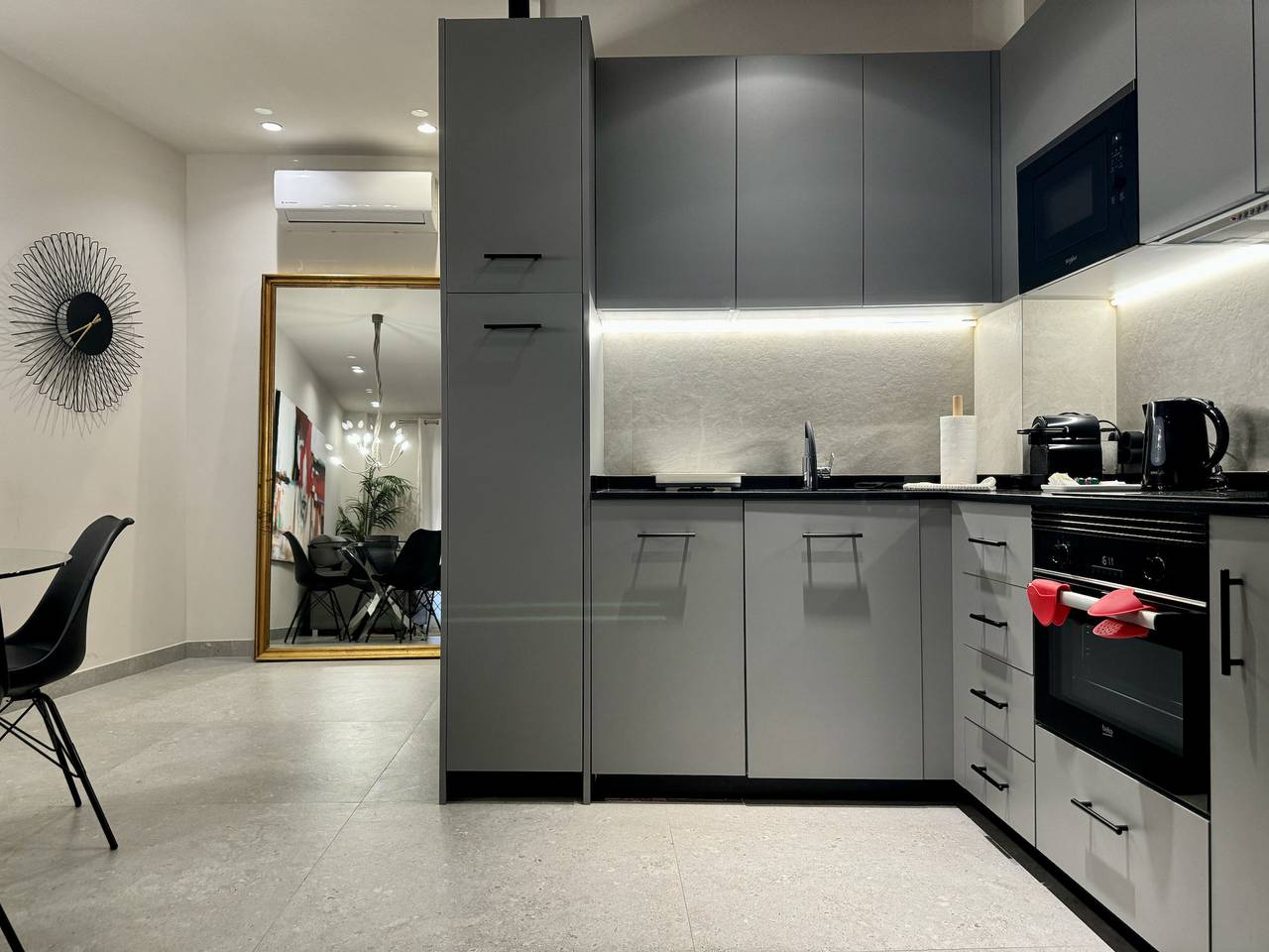 Apartamento entero, Modern Charm in Barrio Alicante in El Barrio, Alicante