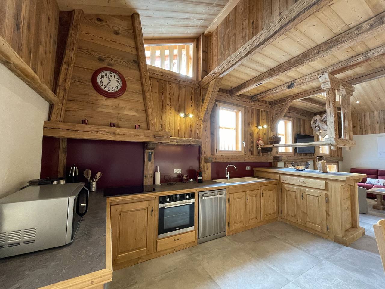 Chalet spacieux à Samoëns, 6 chambres, idéal pour 14 personnes avec Wifi in Samoëns, Région de Bonneville