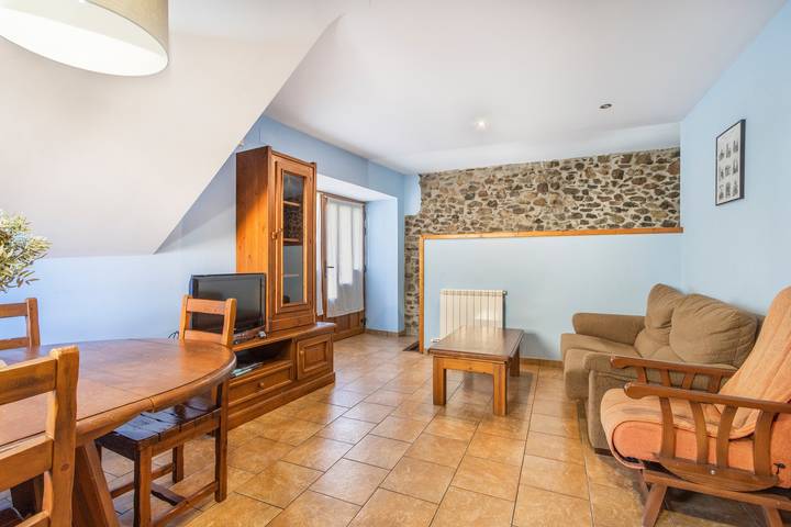 Ganze Wohnung, Ferienwohnung 'El Paller' mit Bergblick und Privatem Garten in Durro, La Vall de Boí