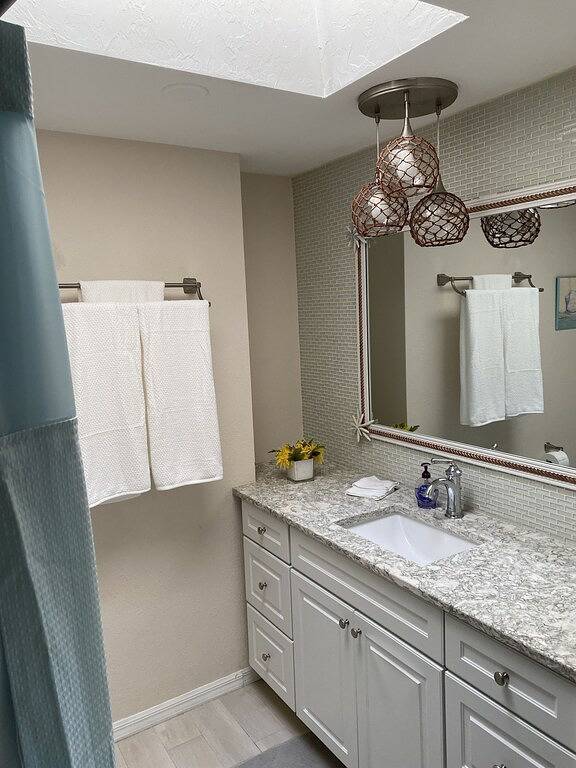 Manatee River Paradise with pool and dock awaits you! in Bradenton, Manatee County