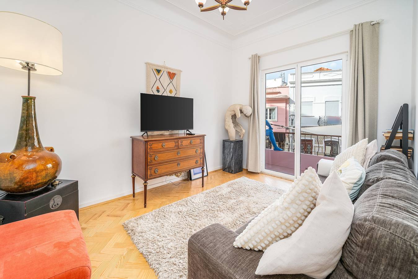 Casa Largo Da Mó: Casa de Férias com Terraço Privado, Wi-Fi e Ar Condicionado in Portimão, Distrito de Faro