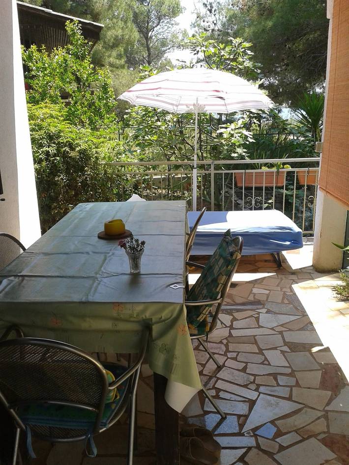 Ferienhaus für 2 Personen, mit Balkon/Terrasse auf Solta