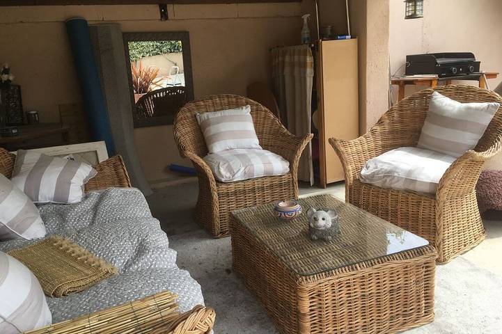 Tramontane, bedroom, and TV room. Near Avignon. in Jonquerettes, Vaucluse