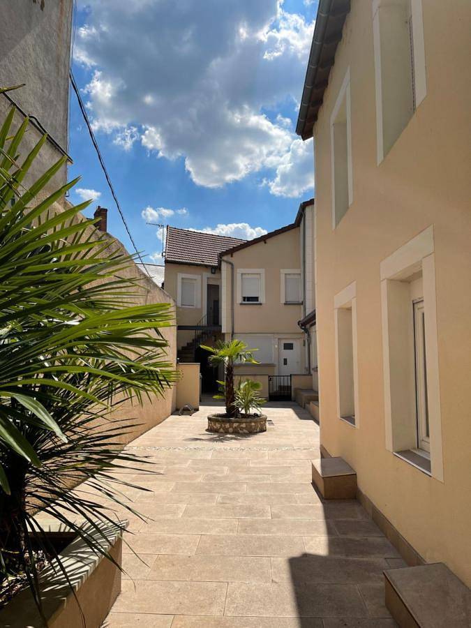 Gîte pour 4 personnes, avec vue et terrasse, animaux acceptés à Montluçon - 2