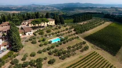 Gîte pour 5 personnes, avec vue ainsi que jardin et piscine à Montespertoli