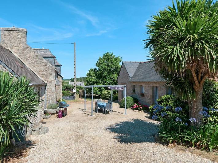 Location de vacances pour 2 personnes, avec jardin, animaux acceptés à Plounévez-Lochrist - 4