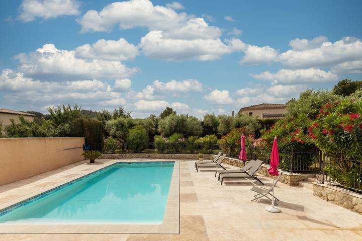 Location de vacances pour 8 personnes, avec terrasse et jardin, animaux acceptés à Châteaurenard - 2