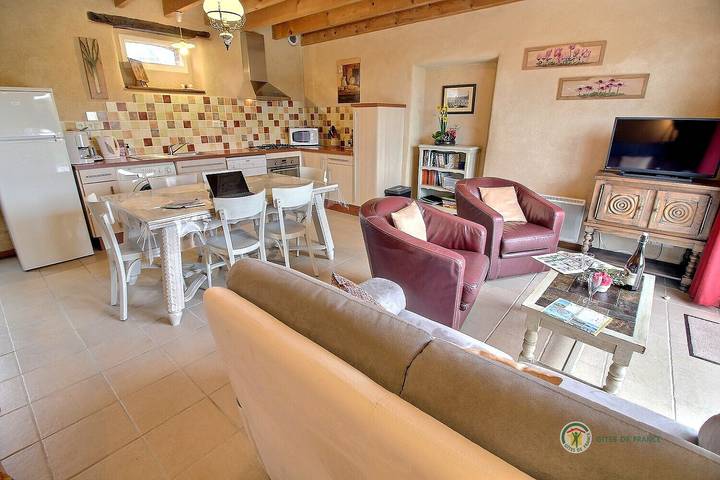 Gîte pour 6 personnes, avec terrasse et jardin à Langoat