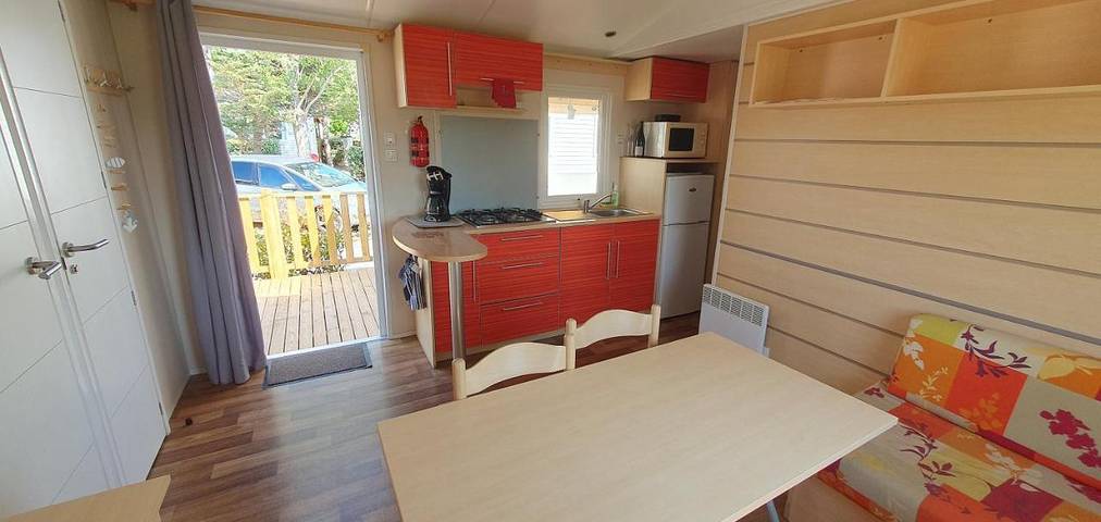 Camping pour 5 personnes, avec terrasse ainsi que piscine et bassin pour enfant à Port-la-Nouvelle - 4