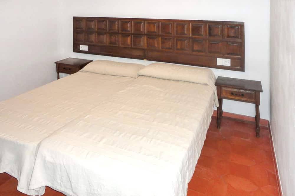 Homerez - Authentic Chalet in Grazalema with Private Pool in Grazalema, White Villages