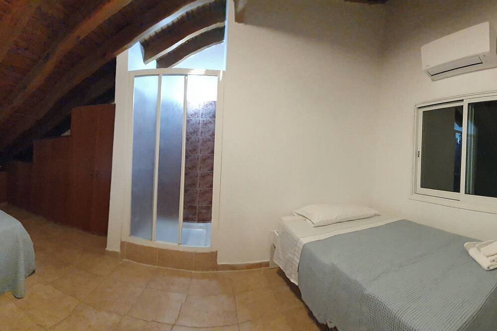 Entire apartment, Cosy Larnaca Apartment in Larnaca, Larnaca District