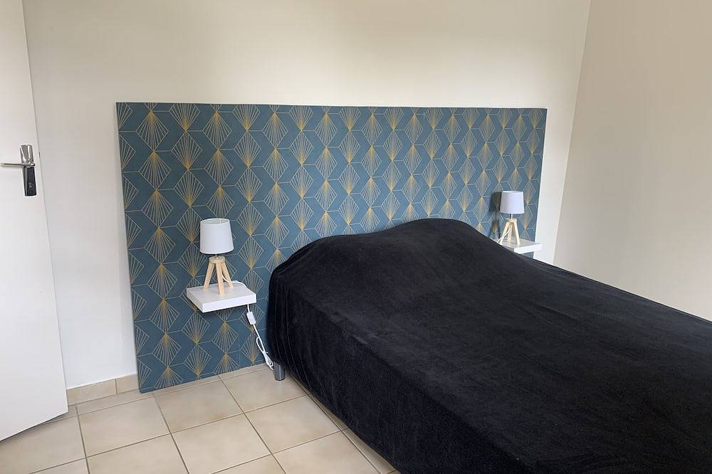 Appartement F3 Avec Piscine 10 min à Pied de la Rivière et 5 min du Centre in Ruoms, Ardèche