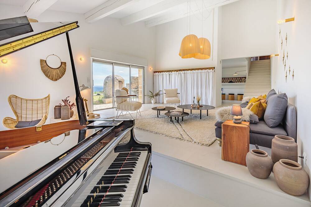 Domaine de la Colline – Provencal Stone House in Luberon with Heated Pool & A/C in Cabrières-d'Aigues, Parc naturel régional du Luberon