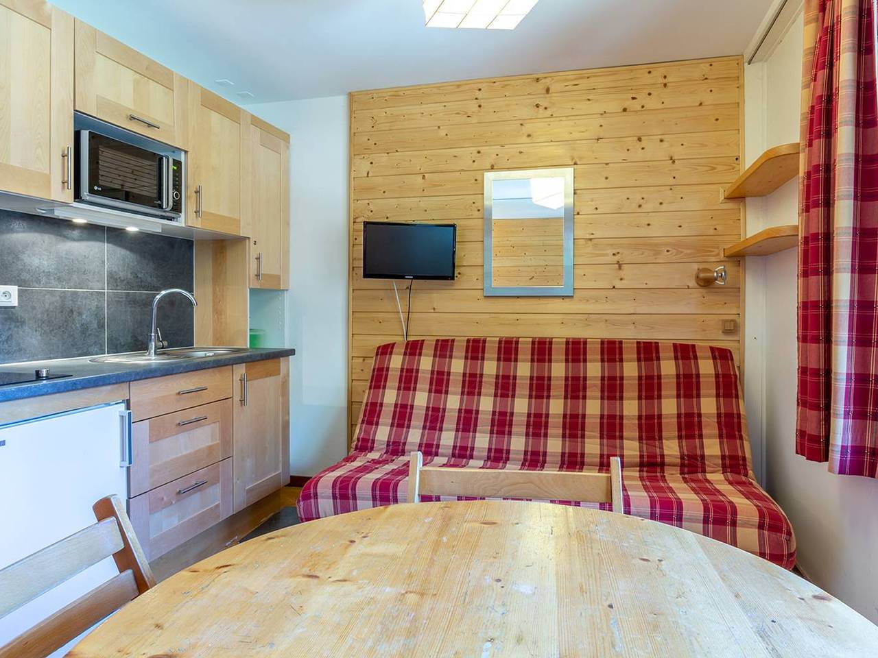 Entire studio, Renovated studio with balcony in Méribel, ideal for skiing in Méribel-Mottaret, Les Allues