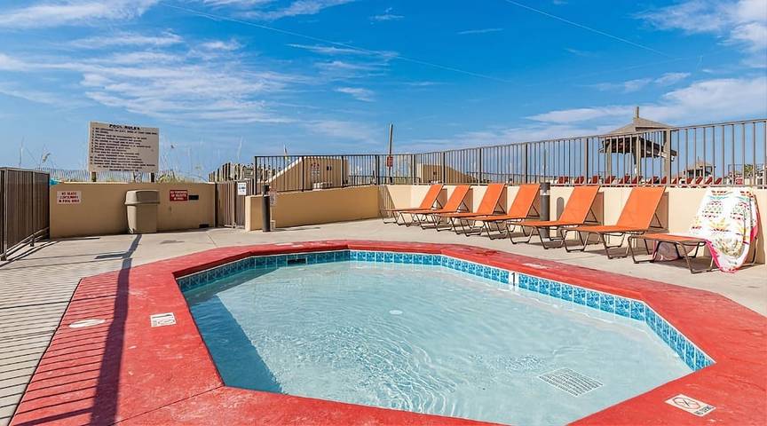 Vacation rental for 8 people, with hot tub and balcony by Orange Beach