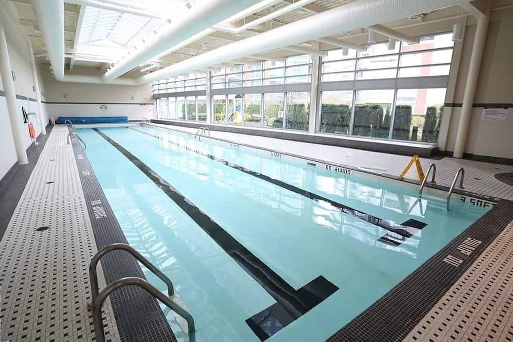 Ganze Wohnung, 1 Br in the Heart of Downtown: Parking, Pool & Gym . Property #22-157614 in Vancouver, British-Columbia