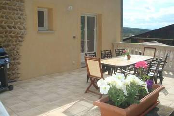Location de vacances pour 5 personnes, avec jardin et terrasse à Le Grand-Serre