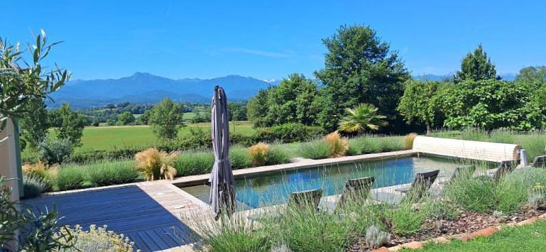 Location de vacances pour 3 personnes, avec jardin ainsi que vue et piscine dans Sepx - 2