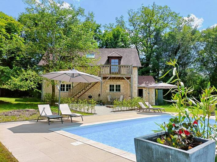 Gîte pour 4 personnes, avec Balcon et Terrasse ainsi que Jardin et Piscine dans Cœur de Causse