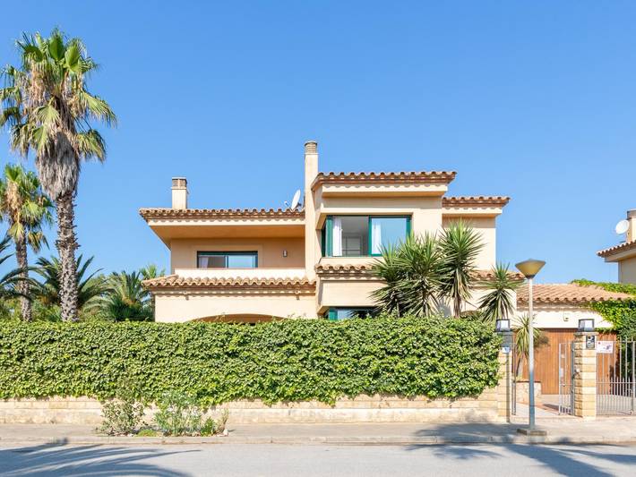 Ferienhaus für 8 Personen, mit Terrasse und Garten sowie Pool in Sant Pere Pescador - 3