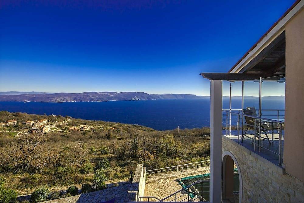 Ferienhaus mit traumhaften Meerblick und Pool in Labin, Ostküste Istrien