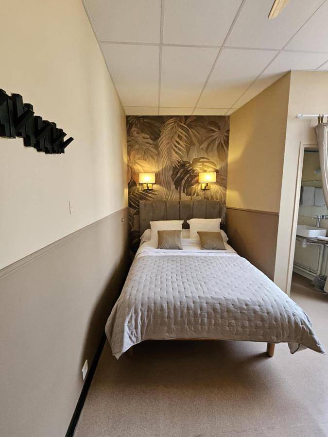 Standard Double Room with Shared Bathroom in Nyons, Région de nyons