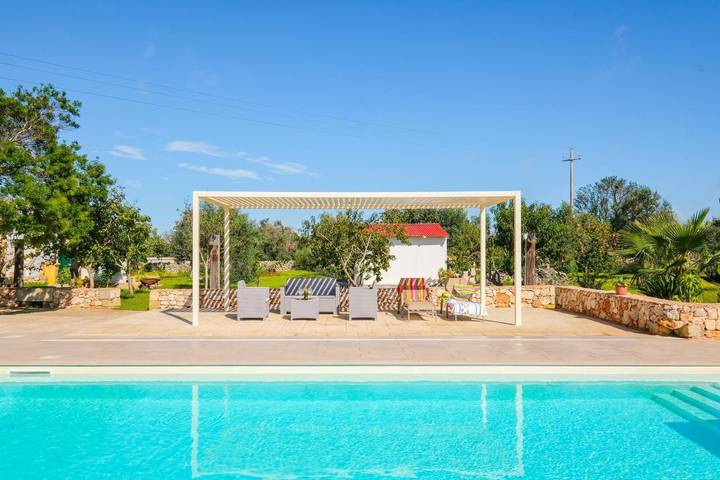 Casa vacanza per 8 persone, con piscina e giardino nonché panorama a Tiggiano