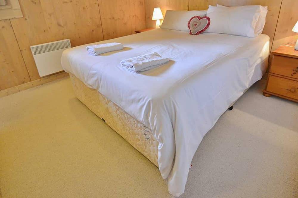 Entire apartment, Ski-in/out Apt, 4 pers, 2 bedrooms, sunny balcony, quiet area in Le Grand-Bornand, Annecy region