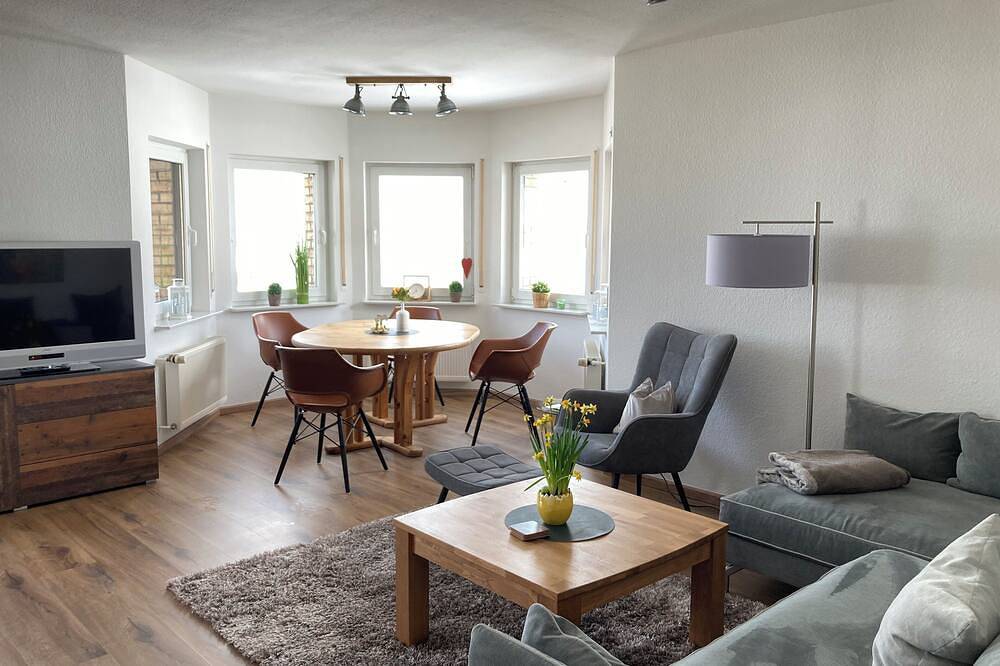 Ganze Wohnung, Landleben, ruhig und modern auf unserem Hof, Erkerwohnungmit tollem Weitblick in Windeck, Windecker-Ländchen