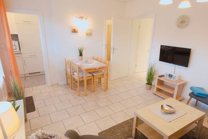 Ferienwohnung für 3 Personen, mit Balkon/Terrasse und Terrasse in Norden-Norddeich - 2