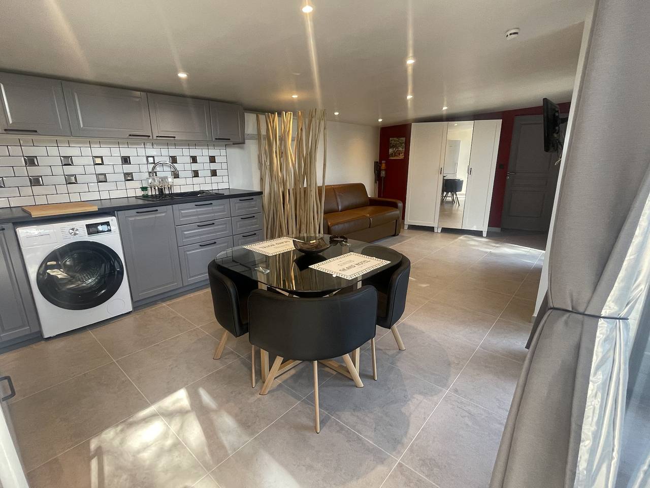 Studio entier, Studio « Cabanon Des Amandiers » avec terrasse privée, Wi-Fi et climatisation in Sanary-sur-Mer, Région de Toulon