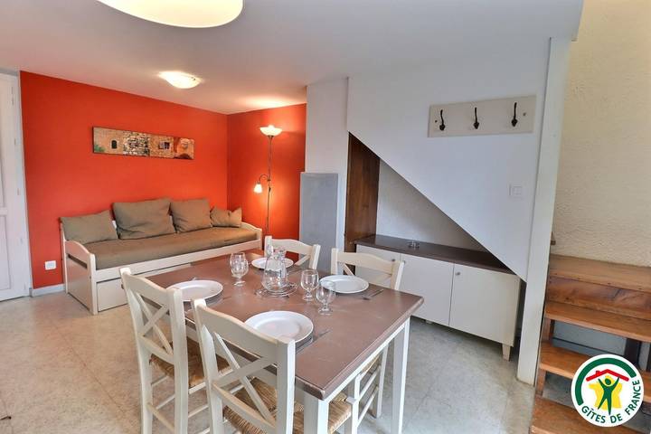 Casa de huéspedes para 3 personas, con terraza y piscina - 1
