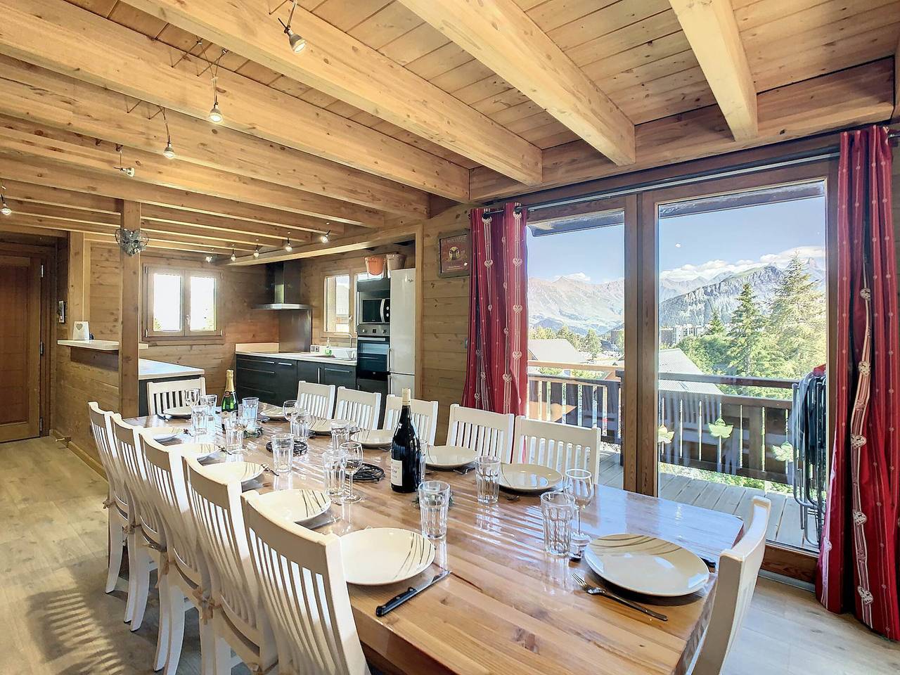 Luxuriöses Chalet für 12 Pers. mit Sauna, 50m von Skiliften, modern und kinderfreundlich

 in La Toussuire, Fontcouverte-la-Toussuire