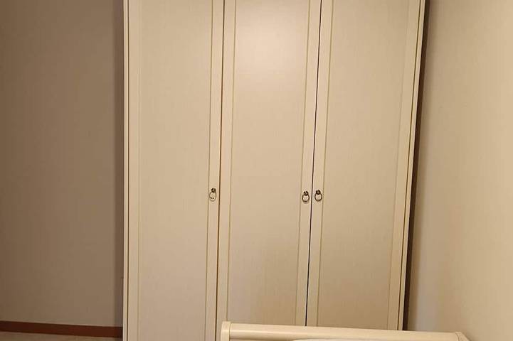 Entire apartment, Apartment in courtyard 15' from Lake Garda in Villafranca di Verona, Verona Province