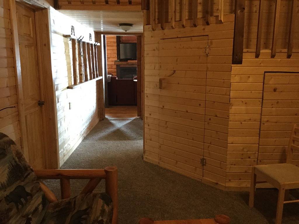 Geräumige Hütte nur wenige Meter vom Highway 85 entfernt und doch abgeschieden mit schöner Aussicht in Black Hills