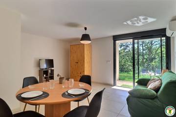 Gîte pour 2 personnes, avec jardin à Saint-Donat-sur-l'Herbasse