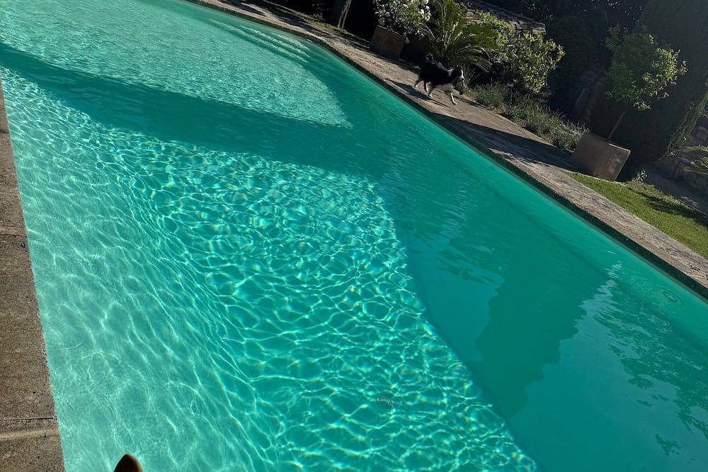 Charming Mas In The Heart Of The Village Of Collias At The Gateway To Uzes in Collias, Nimes region