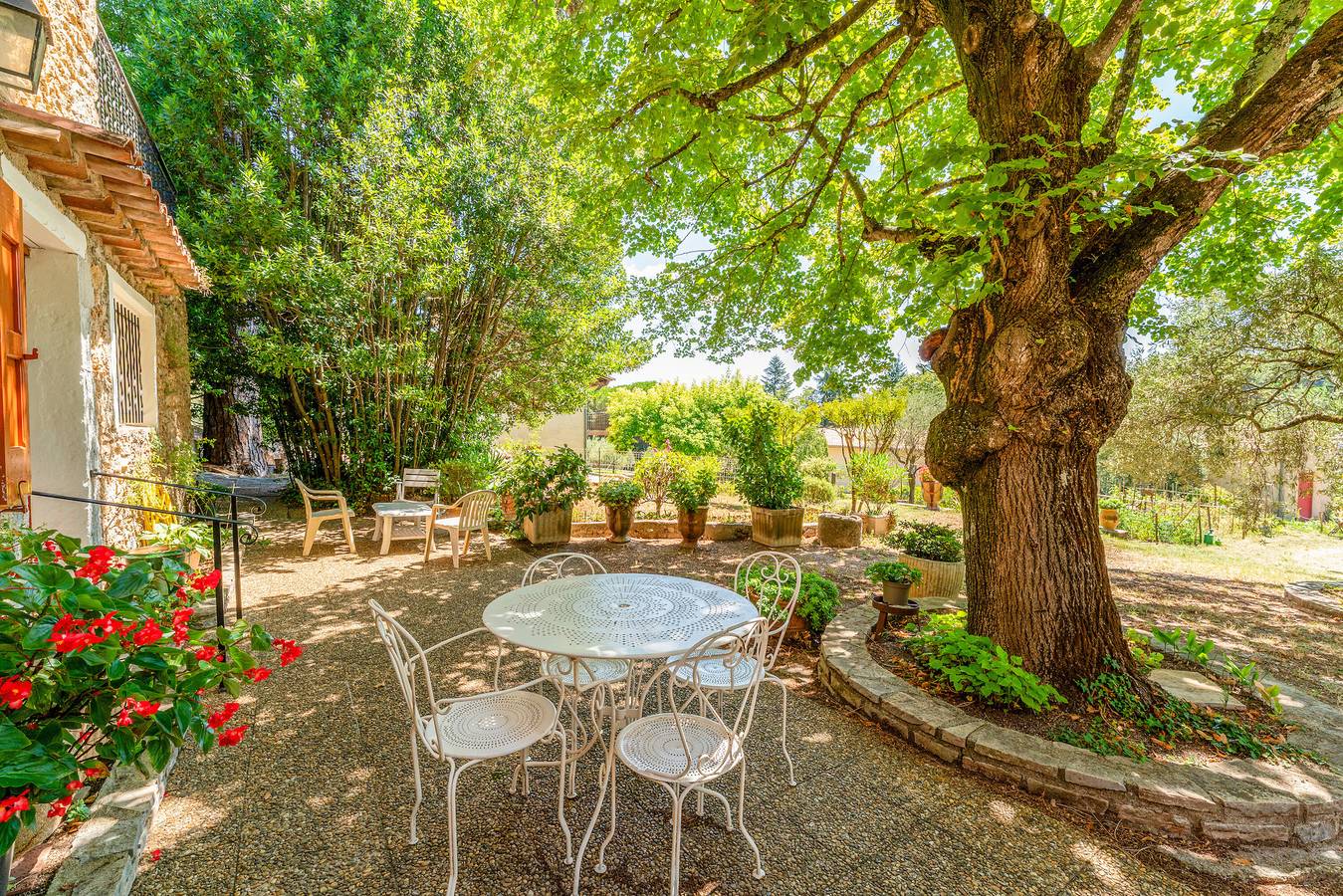  'Chez Martha' avec Vue sur la Montagne, Terrasse et Jardin privés in Anduze, Parc national des Cévennes