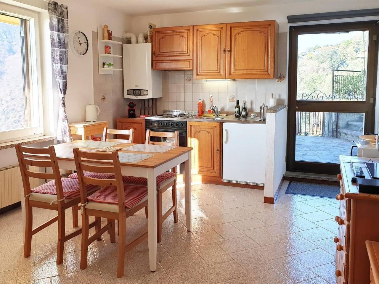 Appartement entier, In Varazze mit Garten und Parkplatz in Varazze (City), Varazze
