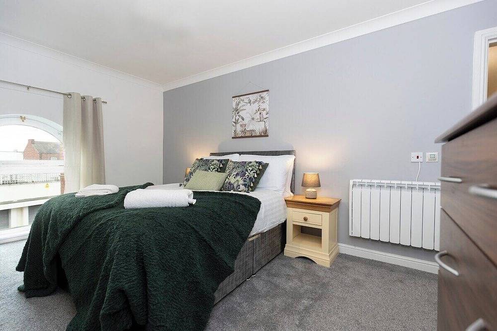 Entire apartment, Albert Park View (free parking!) in Middlesbrough, North East England