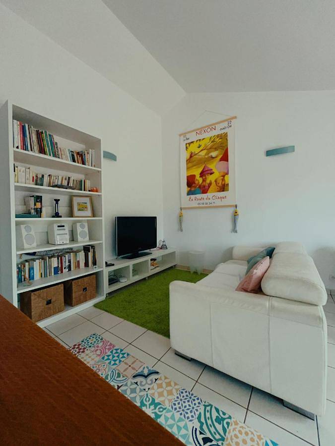 Appartement de vacances pour 2 personnes, avec vue ainsi que piscine et jardin