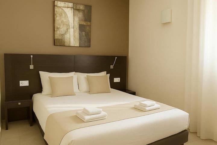 Hôtel pour 4 personnes, avec vue ainsi que jardin et piscine à Collias - 4