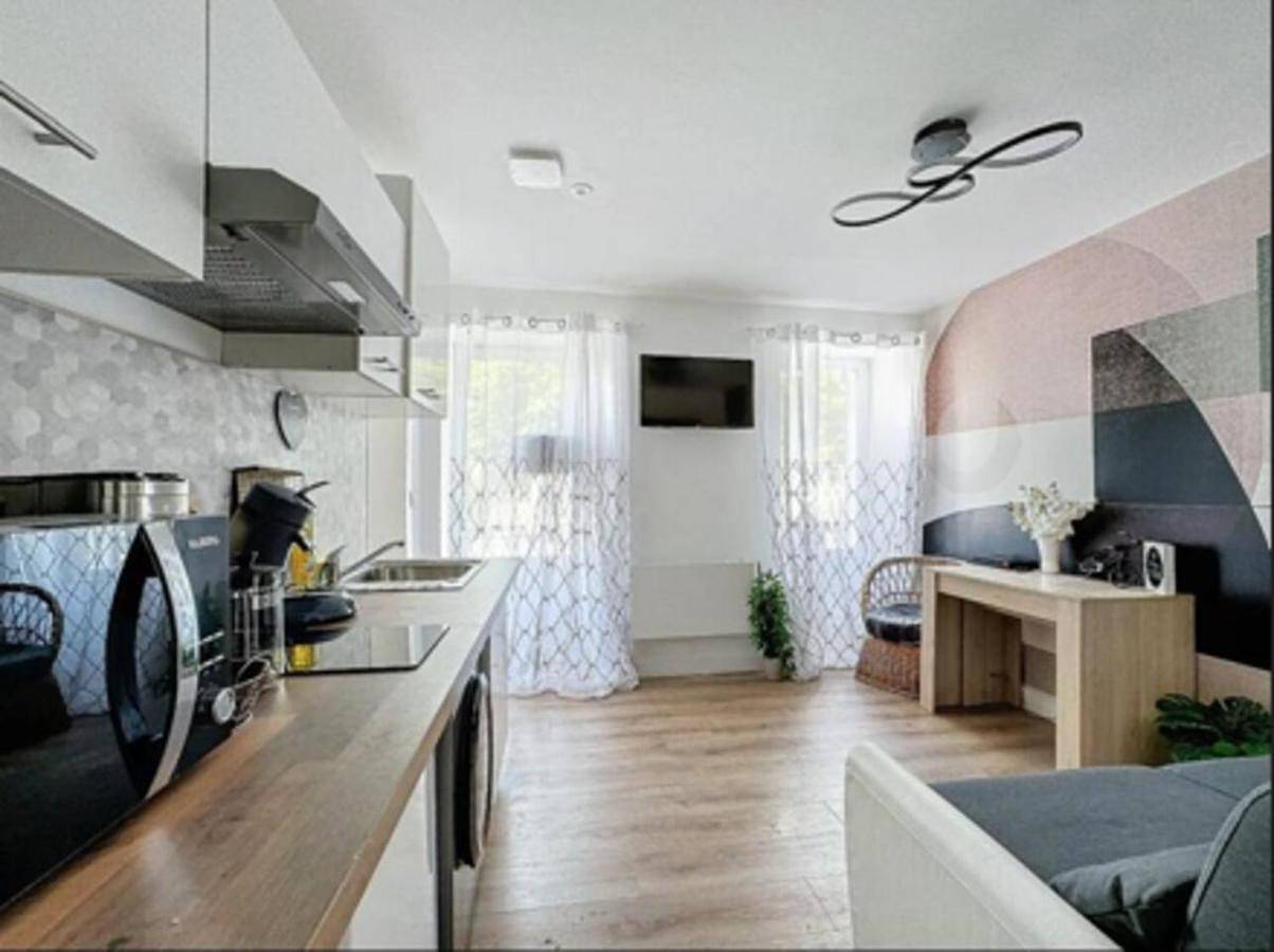 Appartement entier, Grande Suite salle de bain toilette privés -20min Orly-40min Paris in Saint-Pierre-du-Perray, Essonne