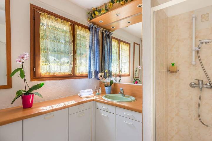 Villa Mas des Fleurs by Villa Plus in Peymeinade, Mittelmeerküste (Frankreich)