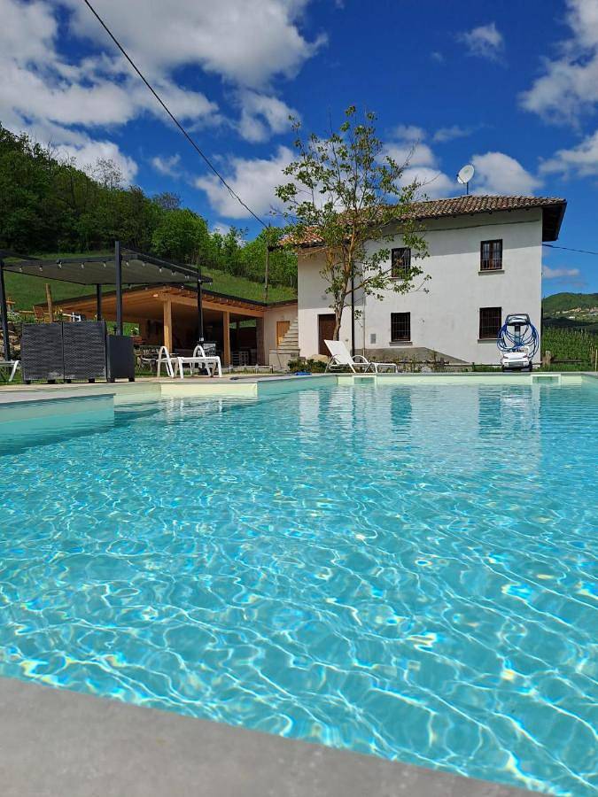 Appartamento per 2 persone, con Terrazza e Giardino nonché Piscina e Panorama in Oltrepò Pavese