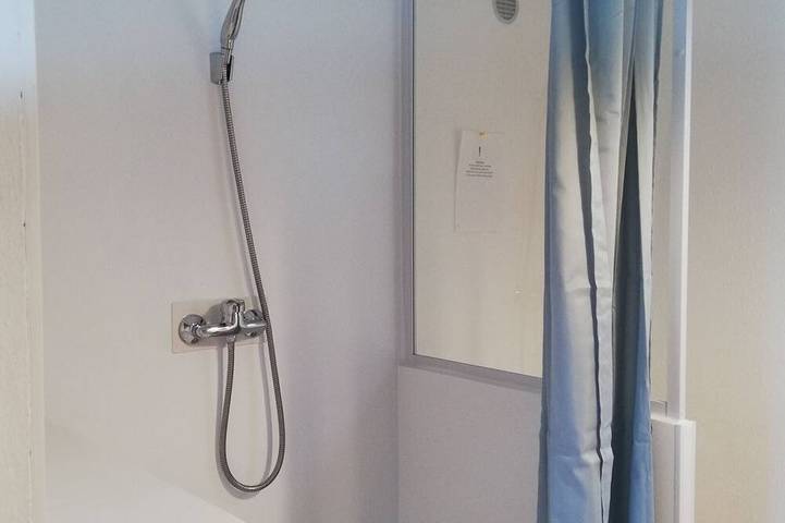 Gîte pour 2 personnes, avec jardin à Plogonnec - 3