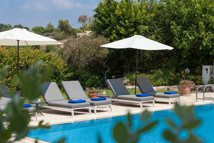 Villa for 6 people, with pool and children pool as well as garden, child-friendly in Aphrodite Hills