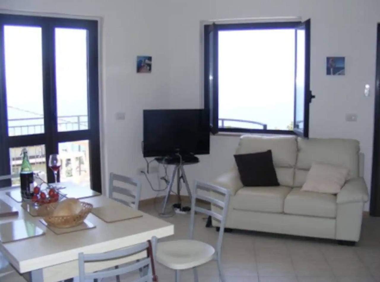 Appartement de vacances entier, Appartement de vacances pour 6 personnes avec balcon in Joppolo, Province de Vibo Valentia