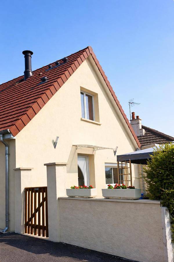 Two-Bedroom House in Hermanville-sur-Mer, Région de Caen
